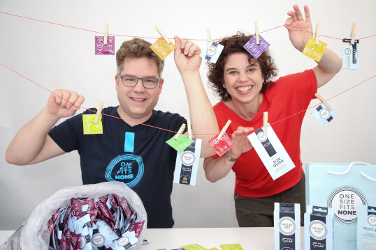 Jan und Eva Krause Geschäftsführer der Vinergy GmbH mit Mister Size Kondomen